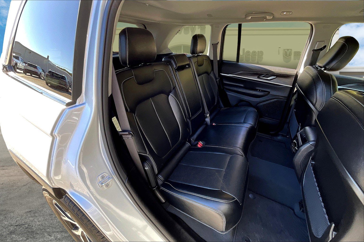 Certified 2023 Jeep Grand Cherokee Limited image 23