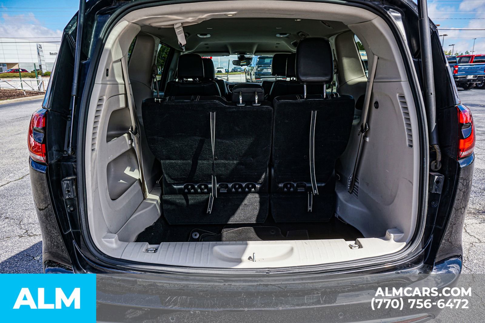 Used 2024 Chrysler Pacifica Touring-L image 52