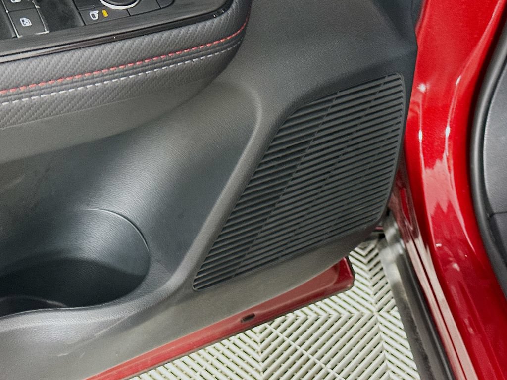 Certified 2025 Nissan Kicks SR AWD/4WD image 26
