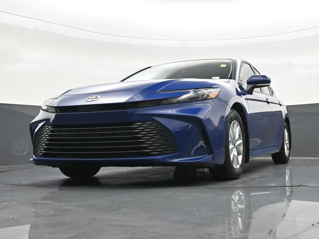 Used 2025 Toyota Camry LE w/ Convenience Package FWD image 30