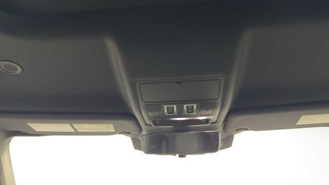 Used 2021 Land Rover Defender 110 X-Dynamic SE AWD/4WD image 21