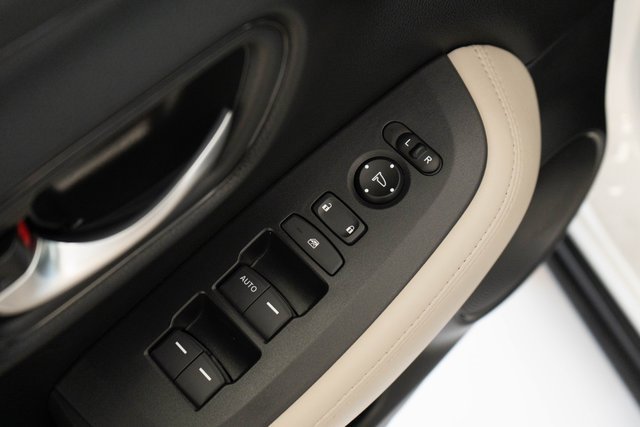 Certified 2025 Honda HR-V LX image 14