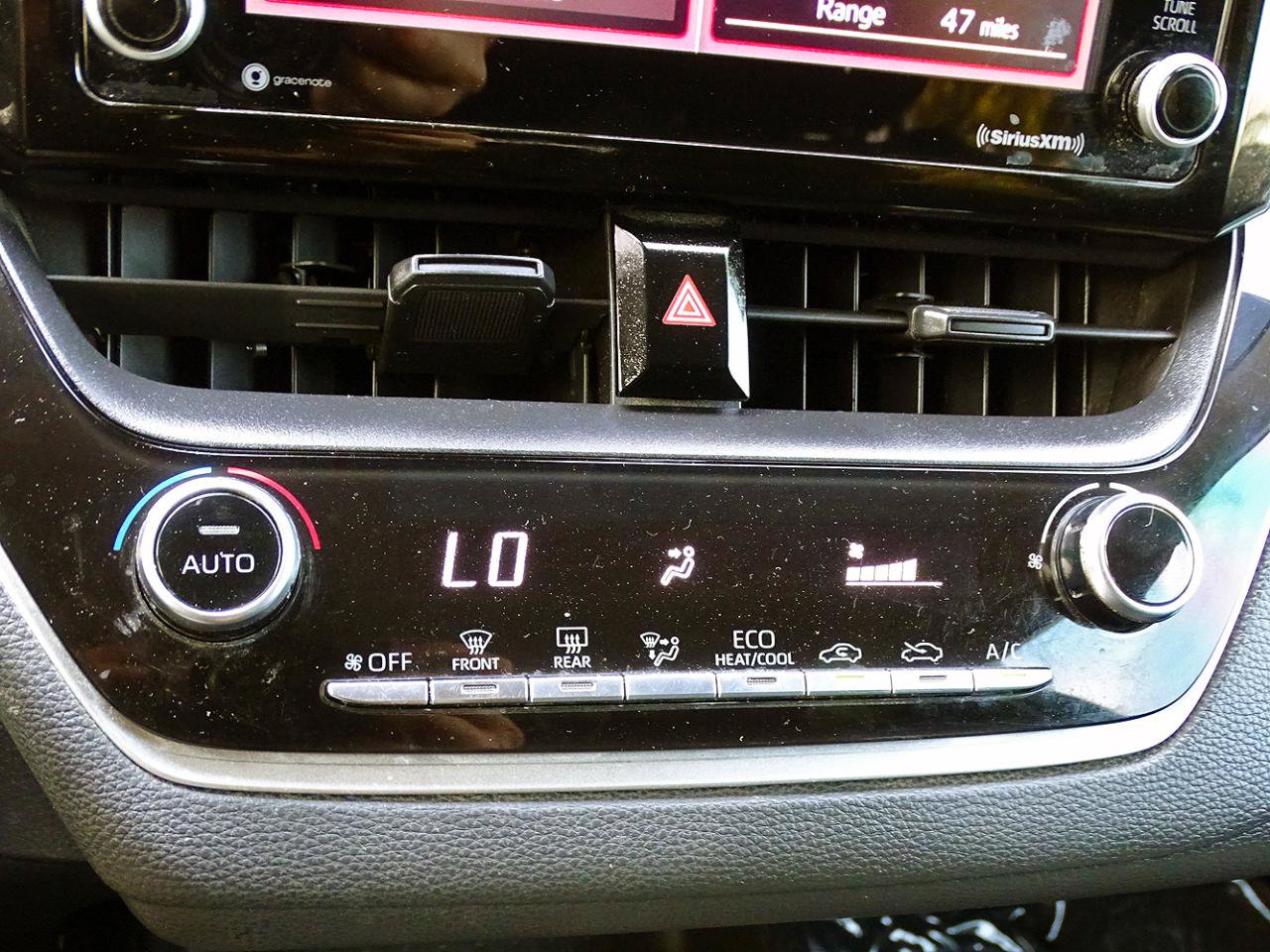 Used 2022 Toyota Corolla LE FWD image 26