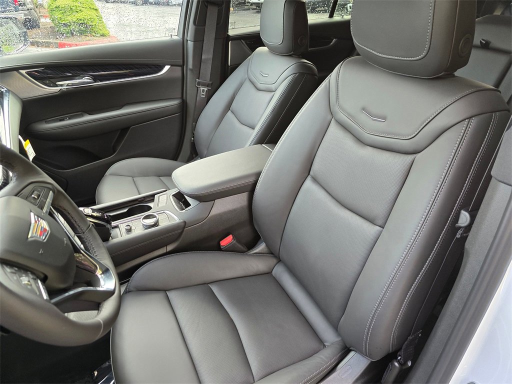 New 2025 Cadillac XT6 Premium Luxury image 24