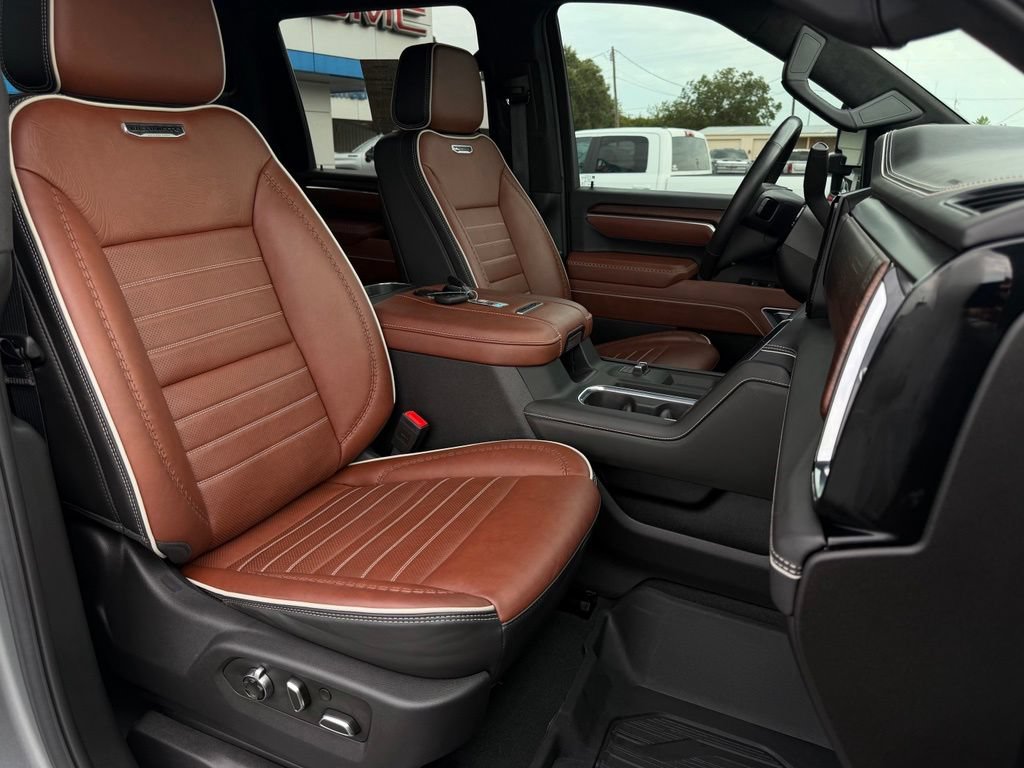 Used 2025 GMC Sierra 2500 Denali Ultimate AWD/4WD image 17