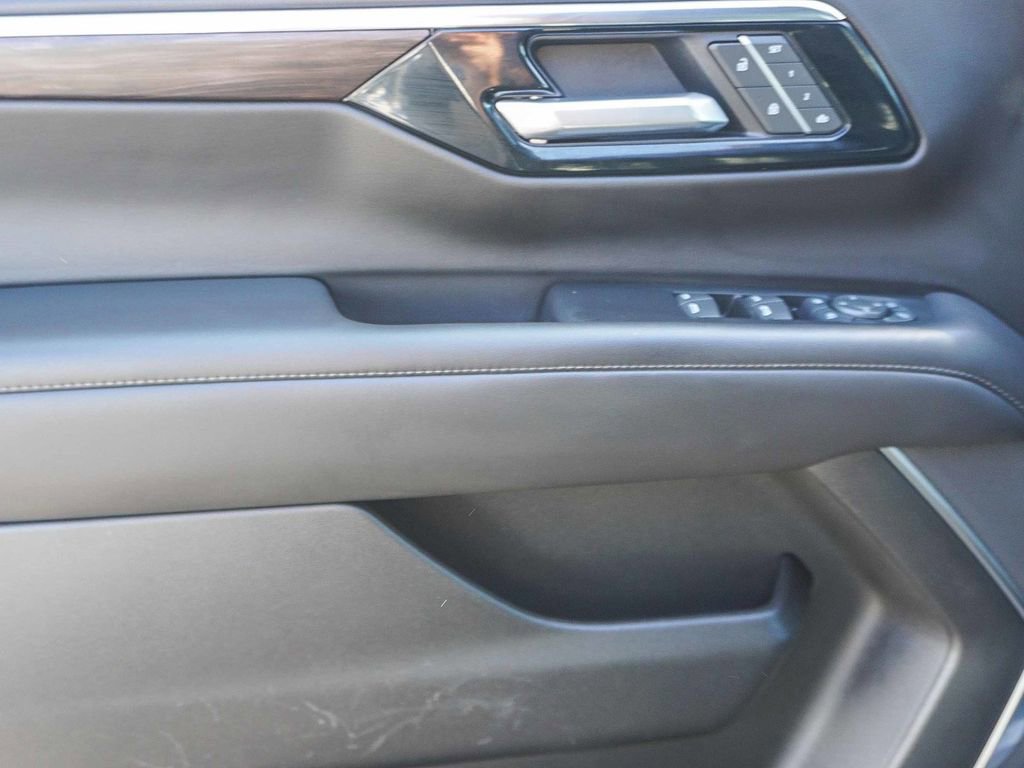 Used 2025 Chevrolet Tahoe Z71 w/ Z71 Off-Road Package image 18