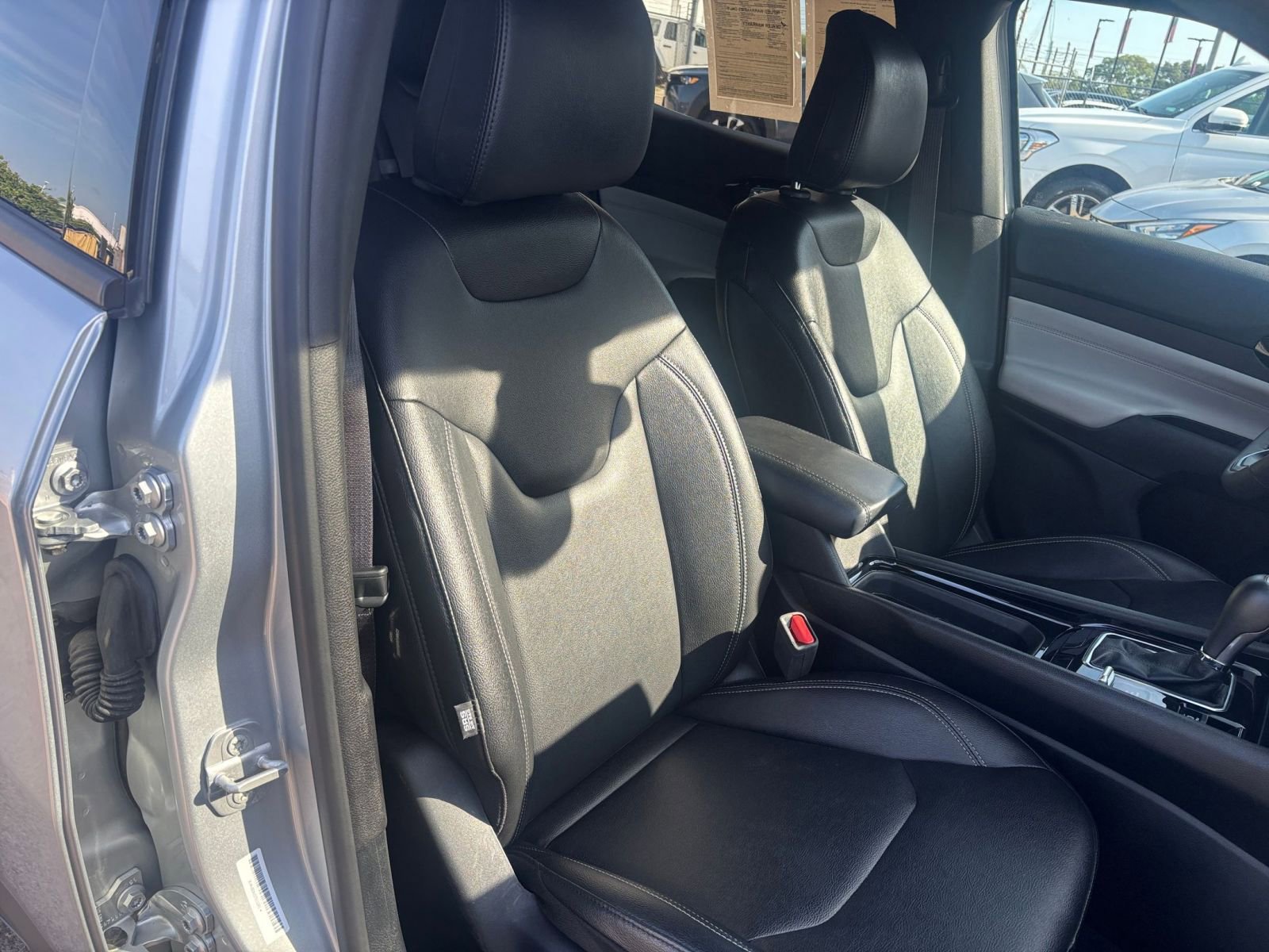 Used 2025 Jeep Compass Limited AWD/4WD image 37