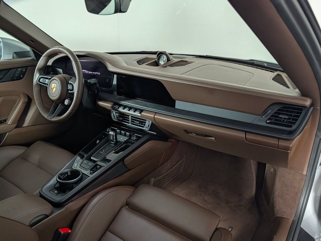 Certified 2026 Porsche 911 Targa 4 GTS AWD/4WD image 17