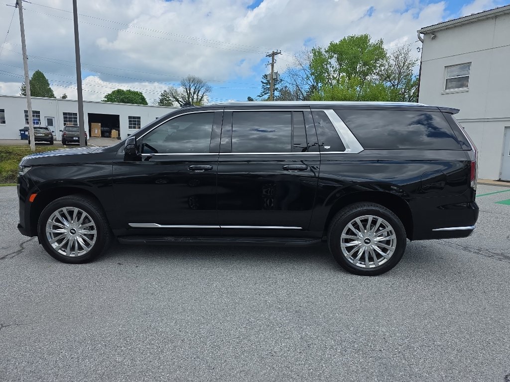 Used 2021 Cadillac Escalade ESV Premium Luxury AWD/4WD image 9