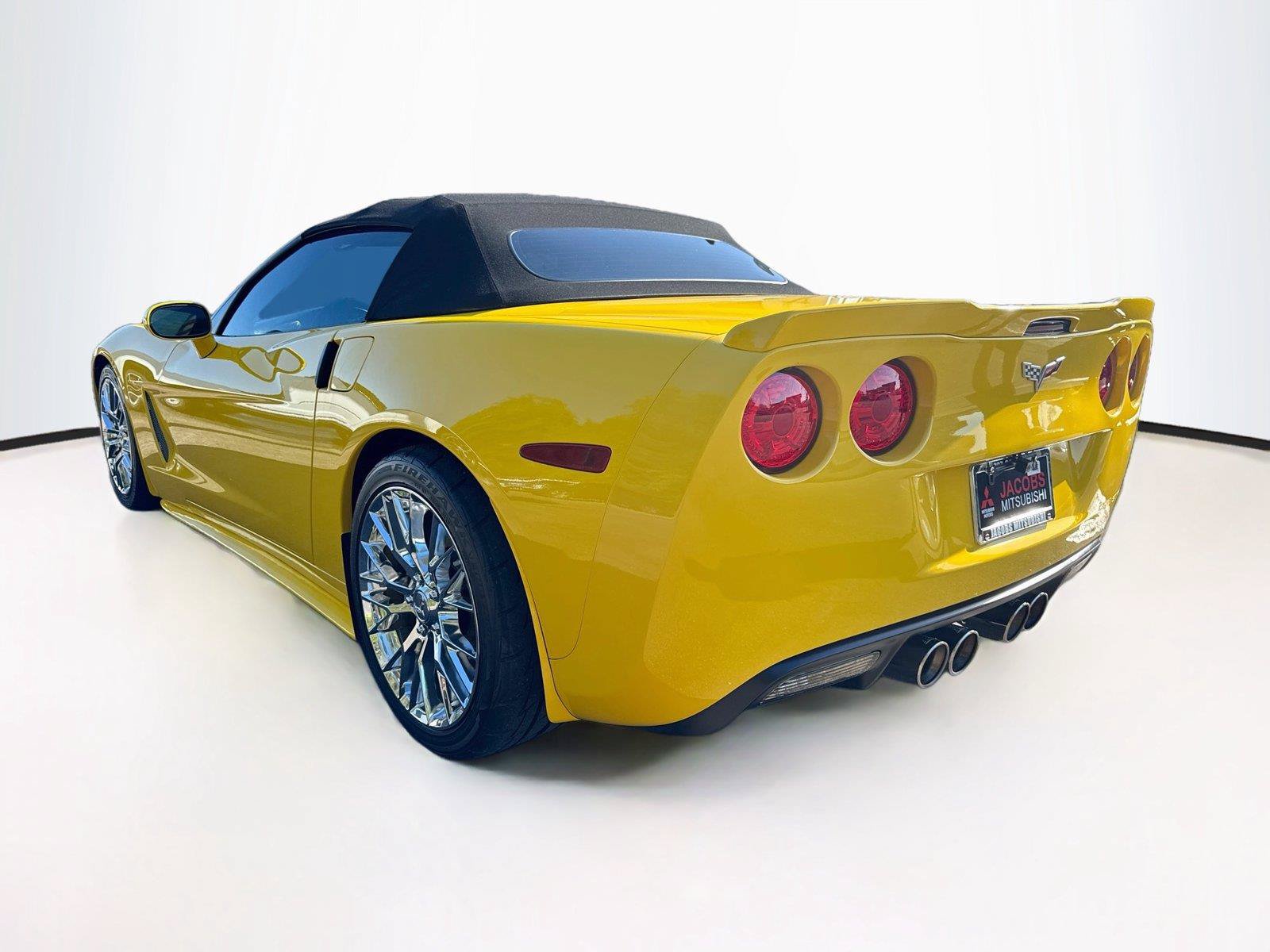 Used 2006 Chevrolet Corvette Convertible w/ Preferred Equipment Group RWD image 3