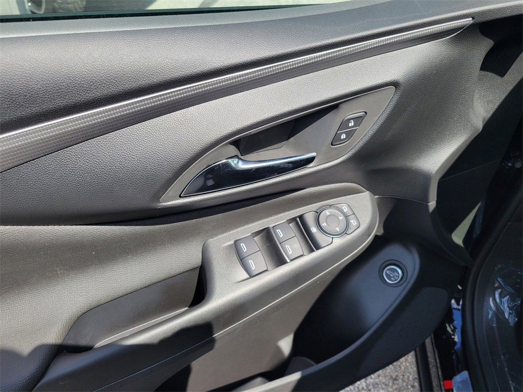 New 2025 Buick Envista Avenir image 9