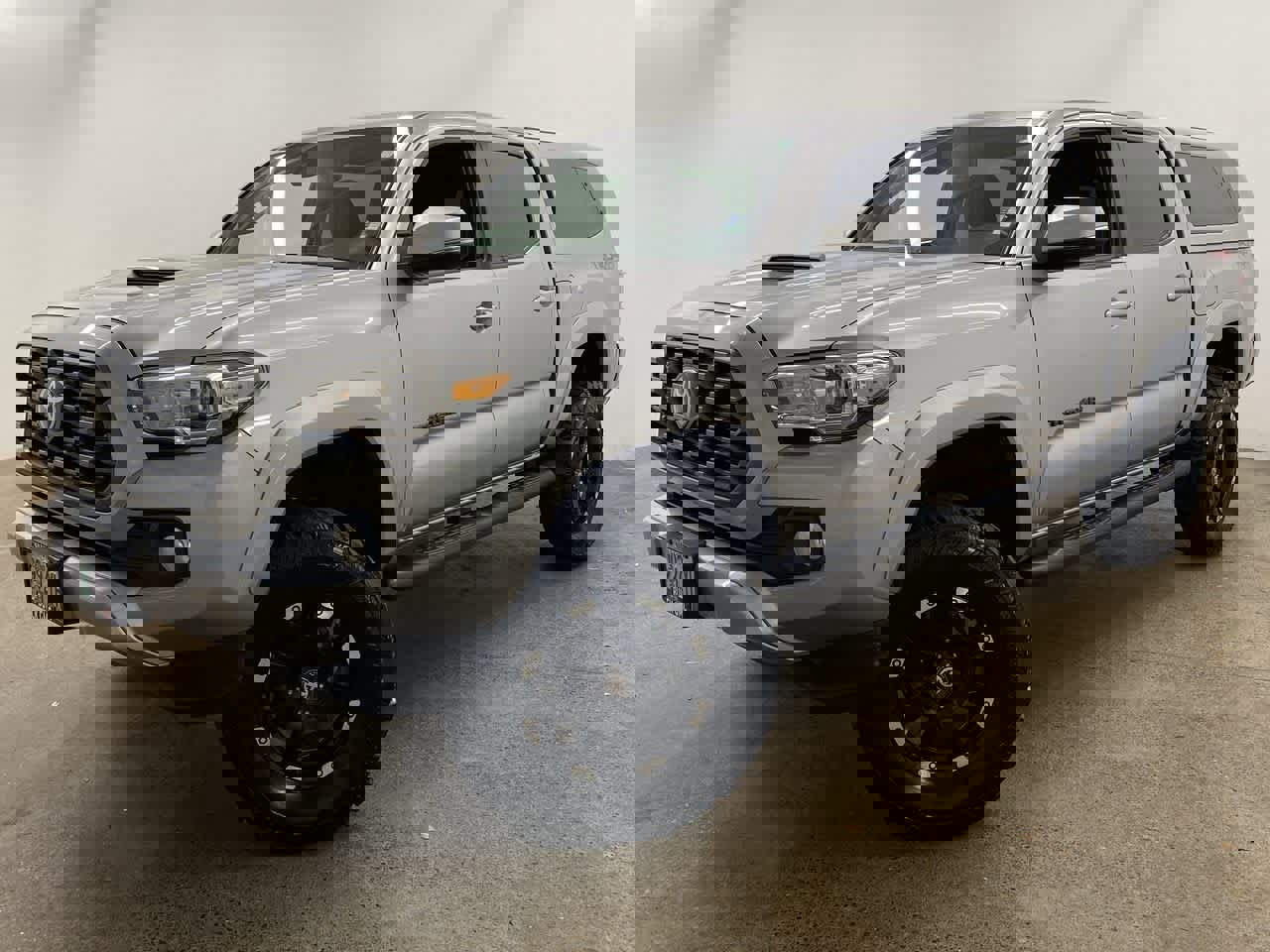 Used 2020 Toyota Tacoma TRD Sport image 1