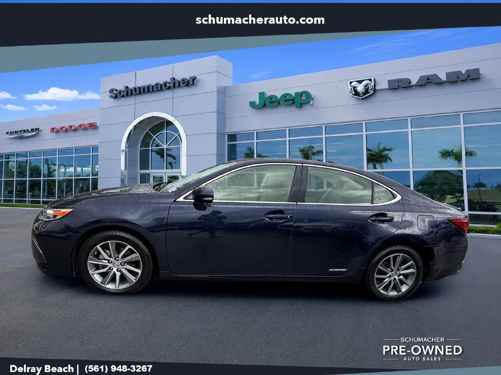 Used 2018 Lexus ES 300h w/ Luxury Package FWD image 4