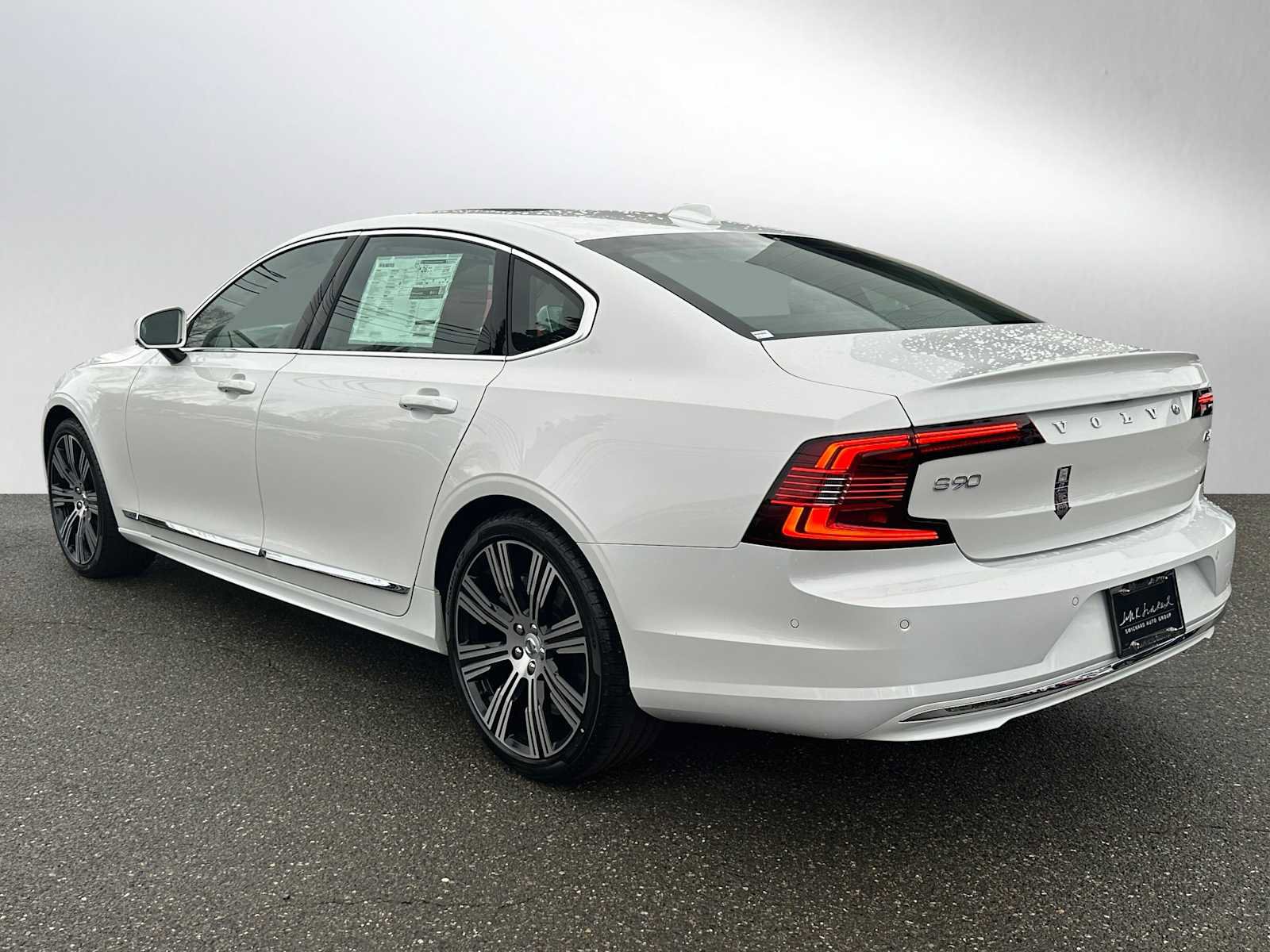 New 2025 Volvo S90 B6 Plus w/ Protection Package Premier image 5