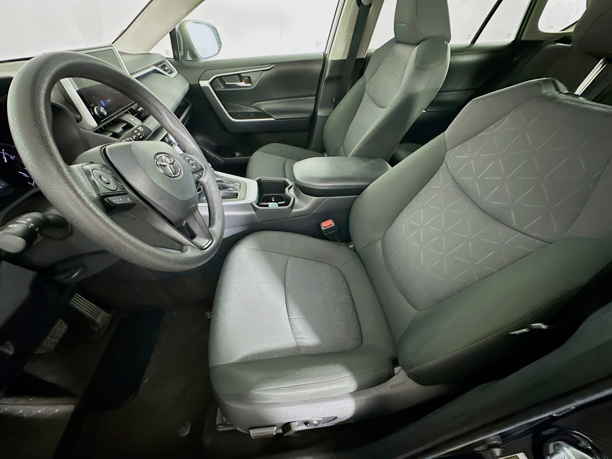 Used 2024 Toyota RAV4 XLE image 13