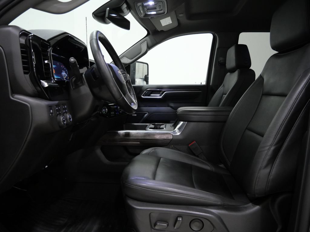Used 2024 Chevrolet Silverado 2500 LTZ w/ LTZ Plus Package AWD/4WD image 11