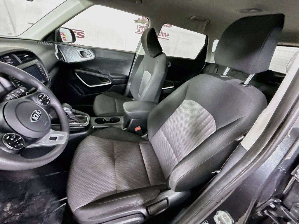 Used 2020 Kia Soul LX FWD image 23