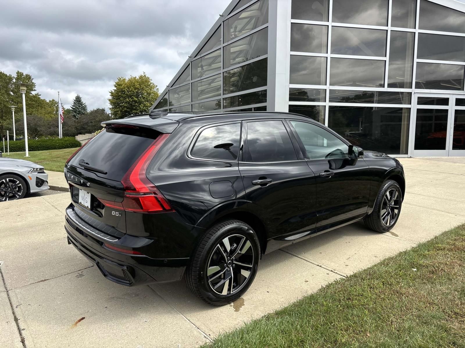 New 2026 Volvo XC60 B5 Plus w/ Protection Package Premier image 7