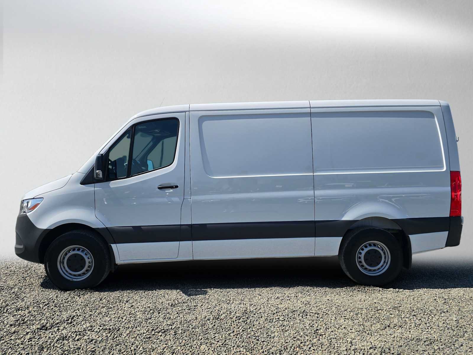Used 2025 Mercedes-Benz Sprinter 2500 image 6