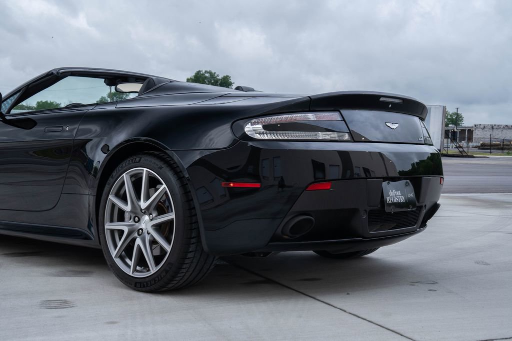 Used 2015 Aston Martin V8 Vantage GT RWD image 44