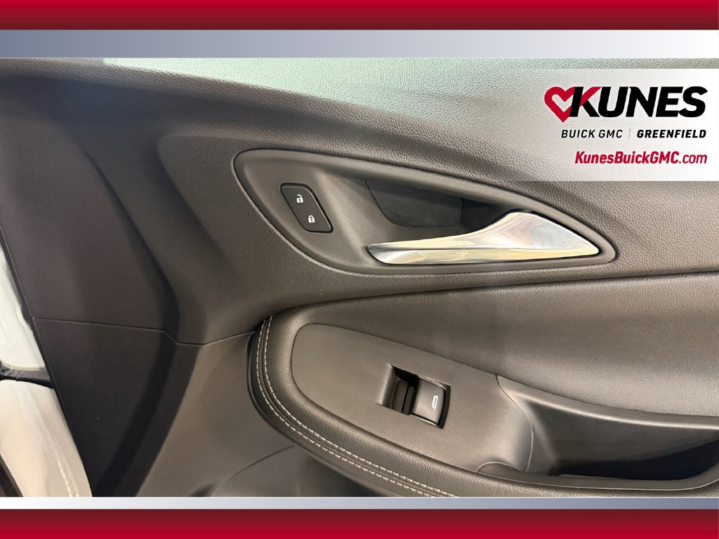Used 2025 Buick Encore GX Preferred AWD/4WD image 35