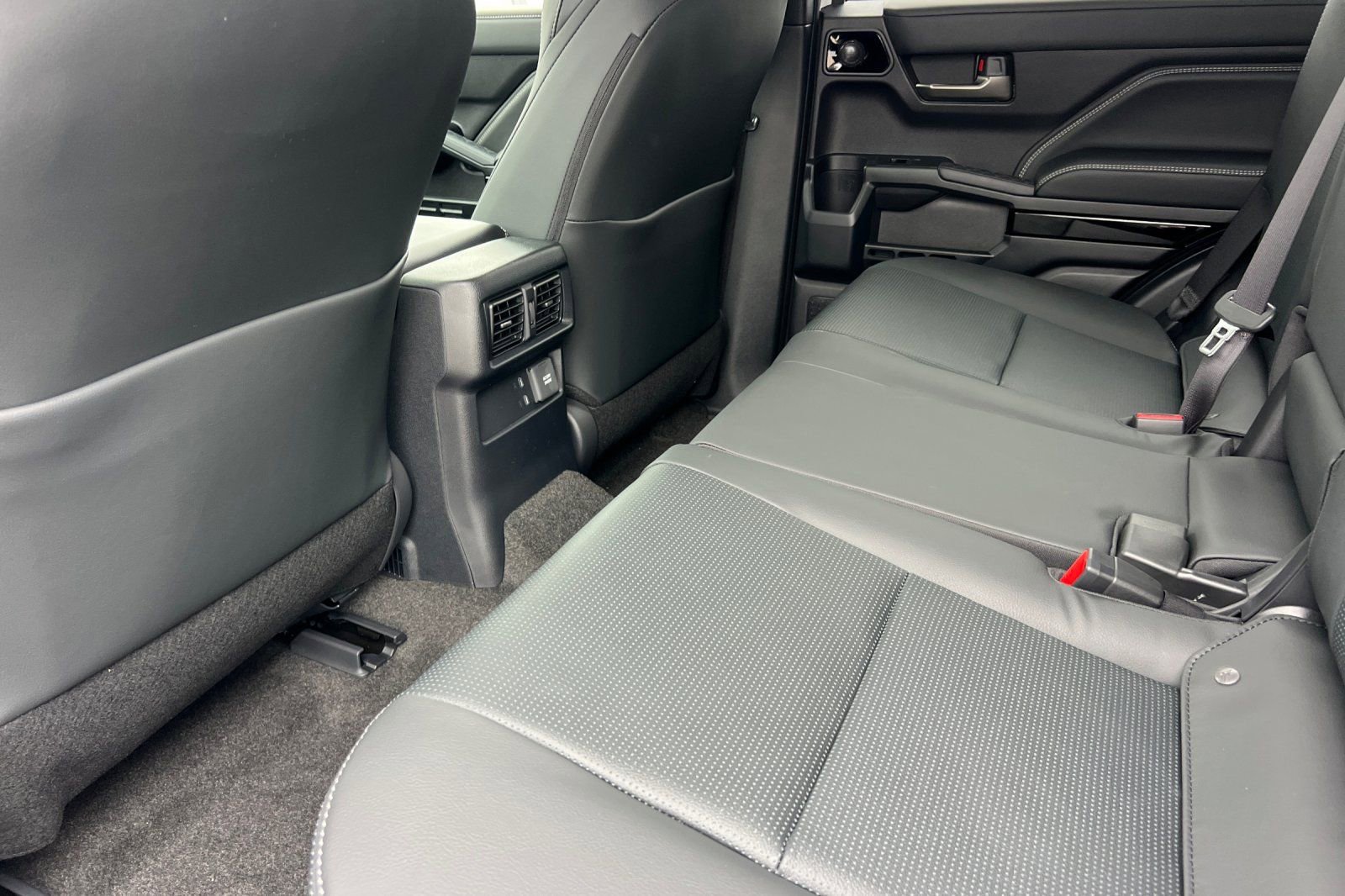 New 2026 Toyota 4Runner Limited AWD/4WD image 5