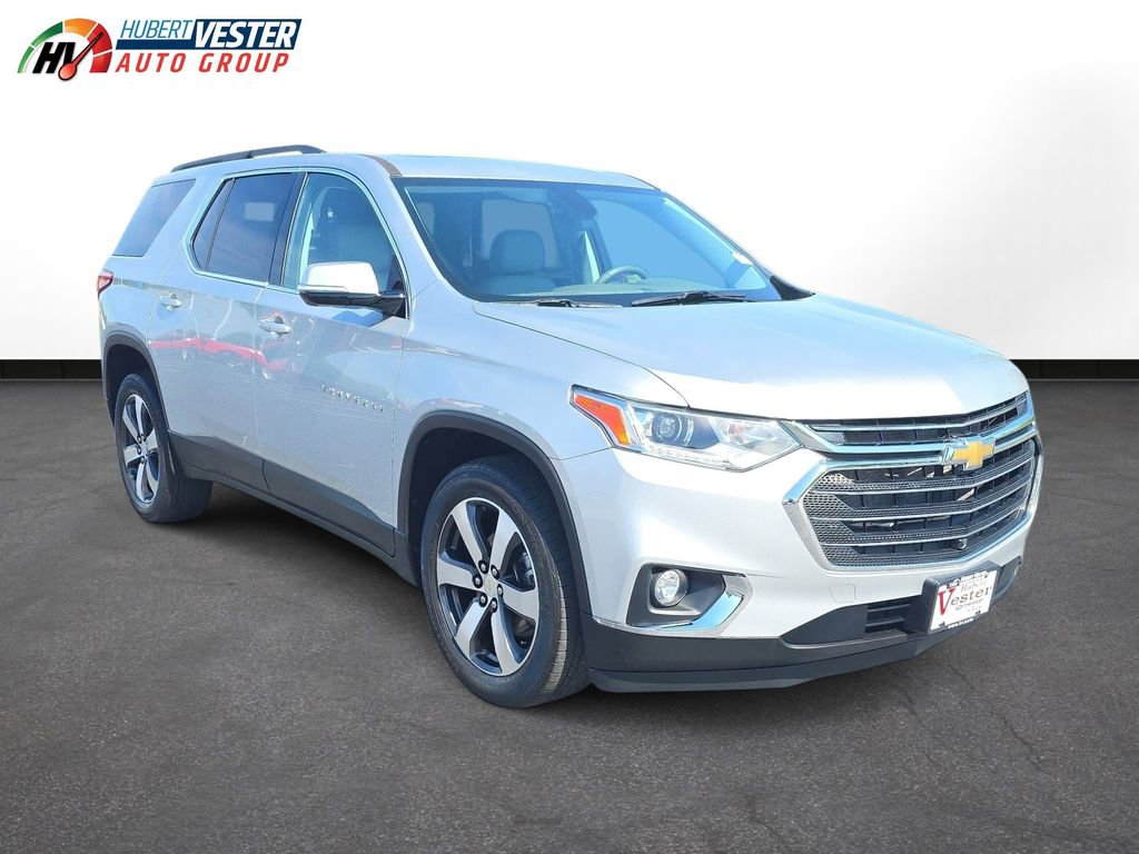 Used 2020 Chevrolet Traverse LT w/ LT Premium Package image 4