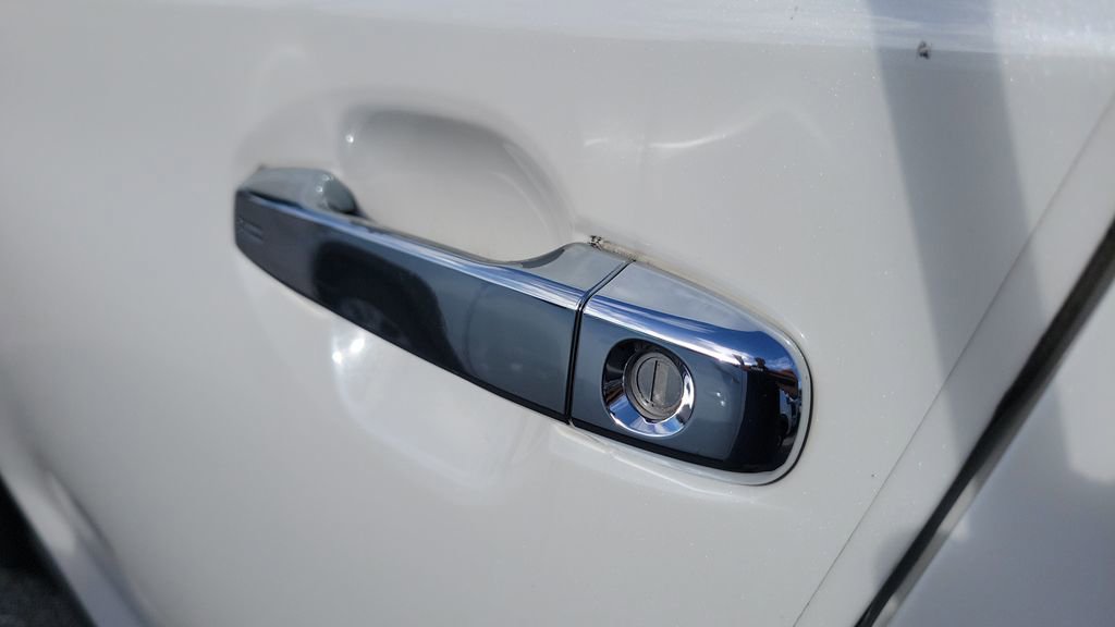 Used 2019 Subaru Ascent Touring w/ Popular Package #3 image 7