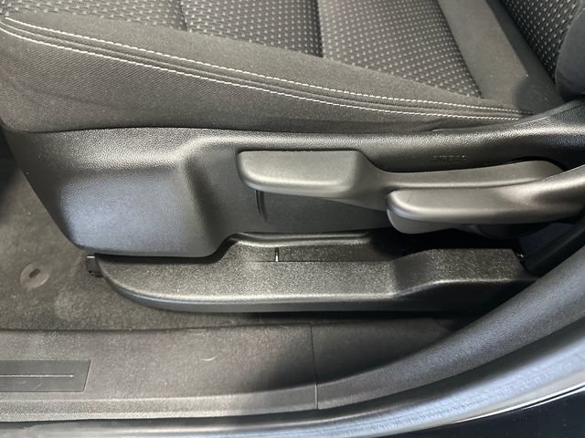 Used 2023 GMC Terrain SLE FWD image 26