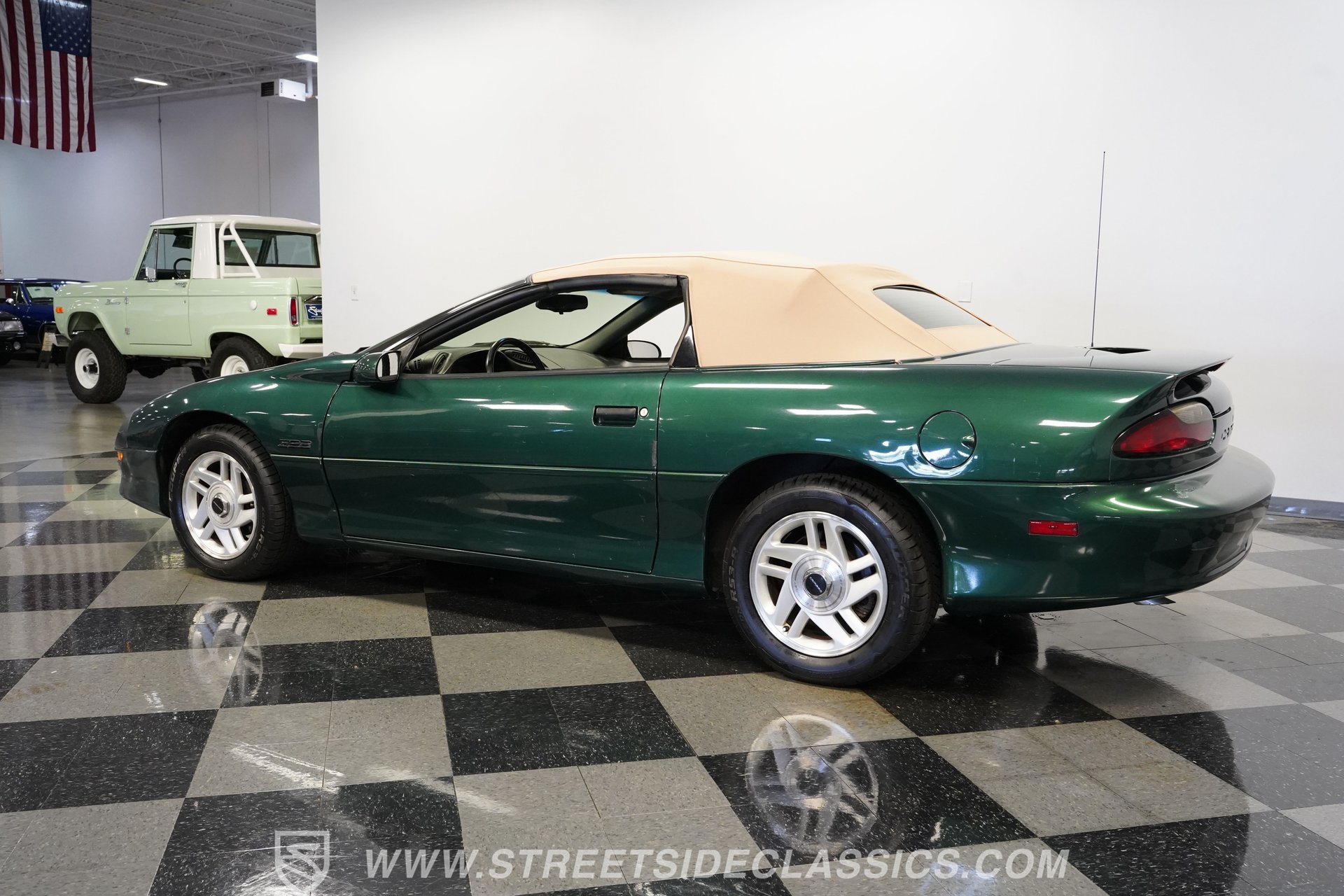 Used 1995 Chevrolet Camaro Z28 RWD image 9