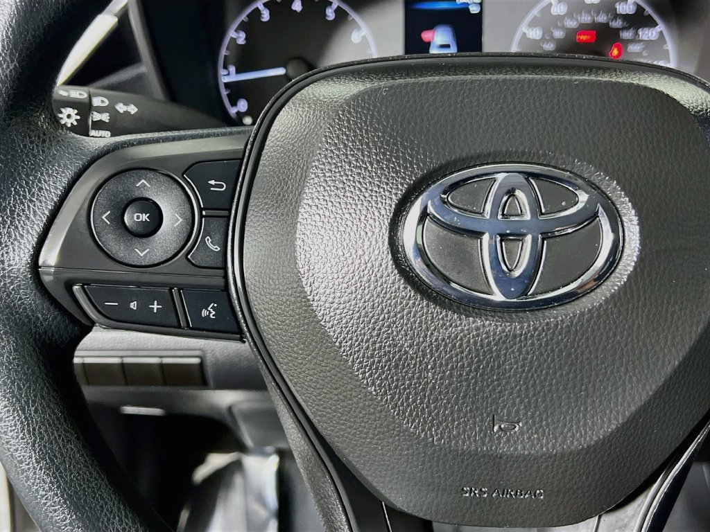 Used 2025 Toyota Corolla LE FWD image 15