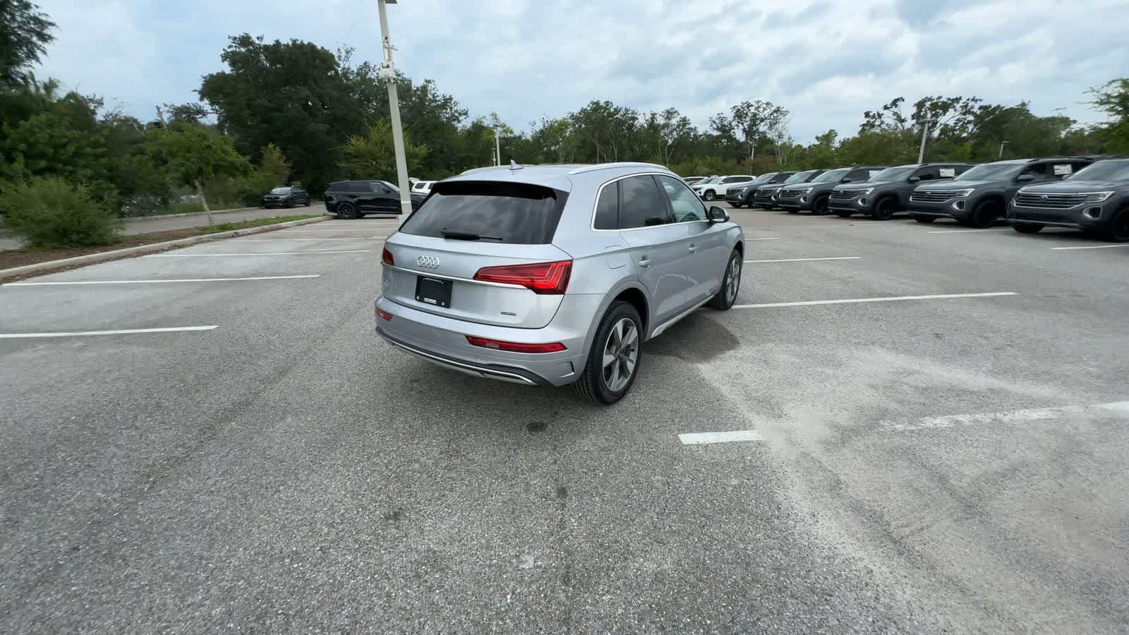 Used 2023 Audi Q5 2.0T Premium Plus w/ Premium Plus Package AWD/4WD image 8
