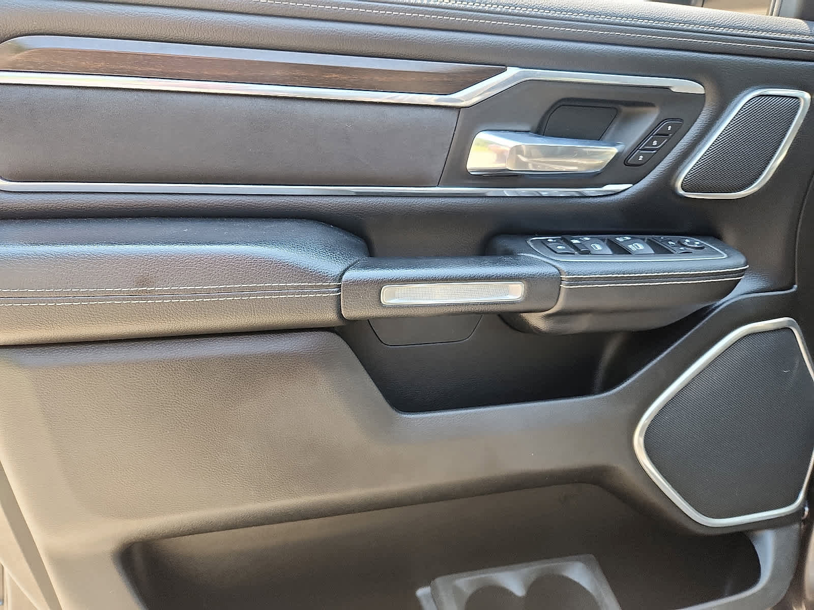 Used 2022 RAM 1500 Laramie image 14