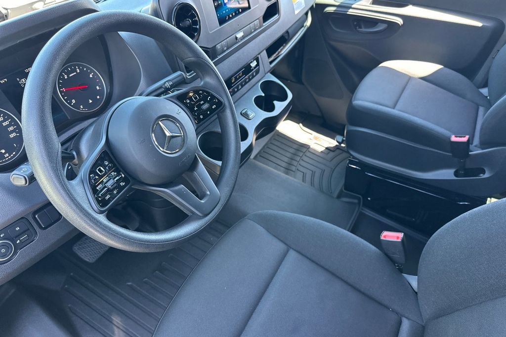 Used 2023 Mercedes-Benz Sprinter 2500 image 11