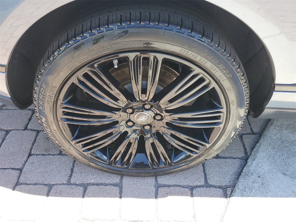 Used 2020 Land Rover Range Rover HSE image 7