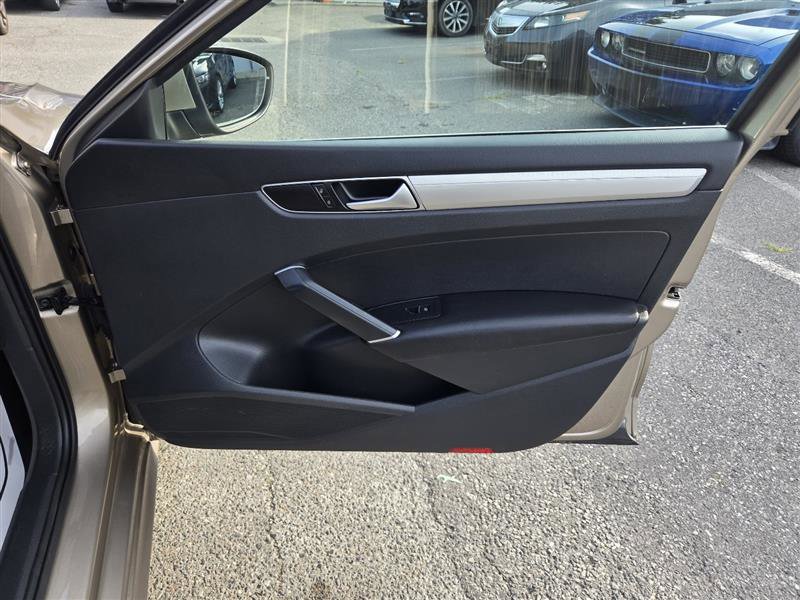 Used 2016 Volkswagen Passat 1.8T S image 23
