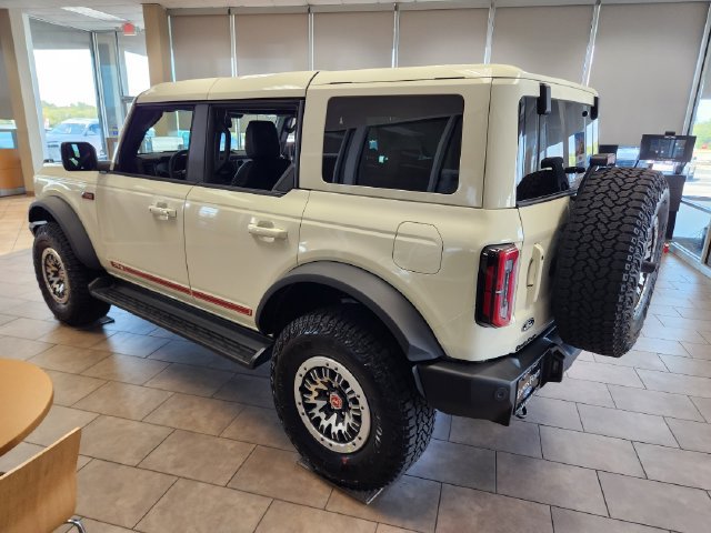 New 2026 Ford Bronco Outer Banks w/ Sasquatch Package AWD/4WD image 3