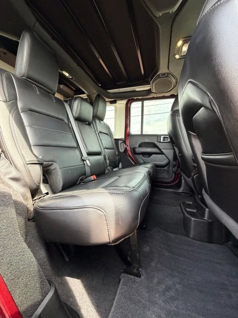 Used 2021 Jeep Wrangler Unlimited Sahara AWD/4WD image 14