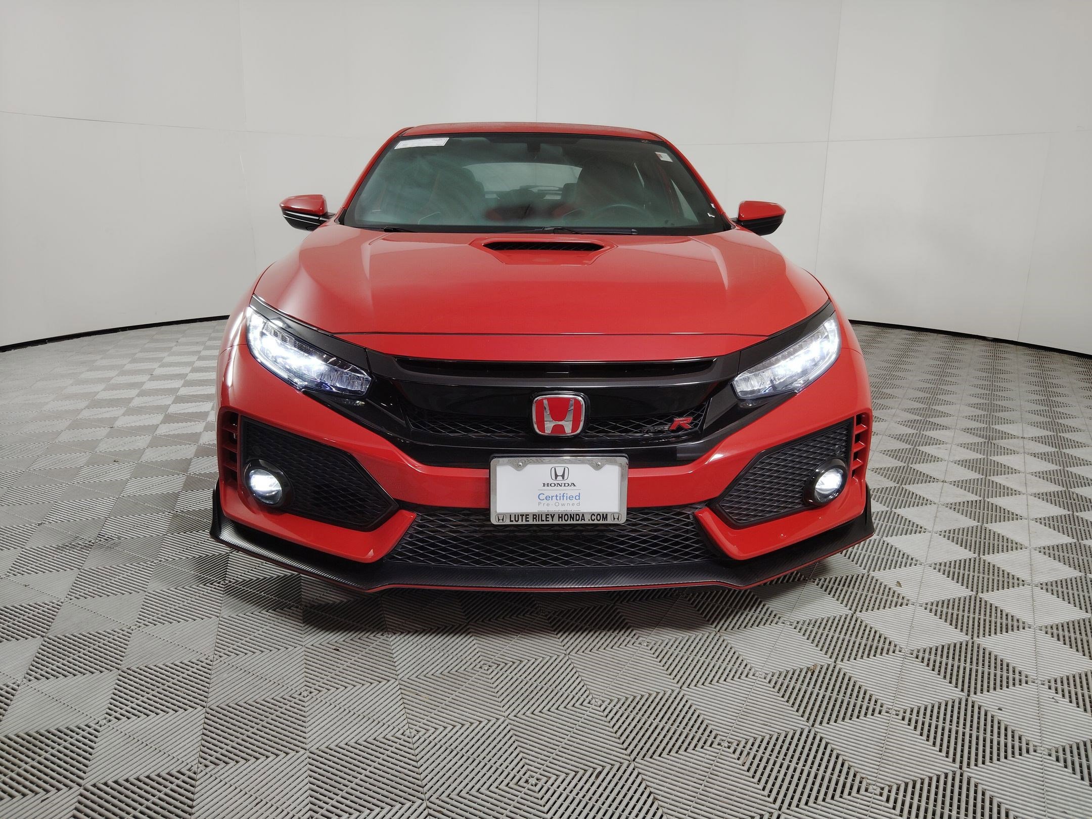 Certified 2018 Honda Civic Type R image 6