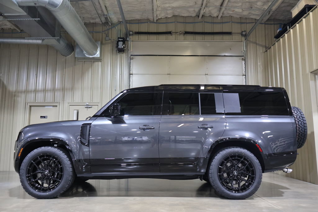 Used 2025 Land Rover Defender 130 V8 image 8