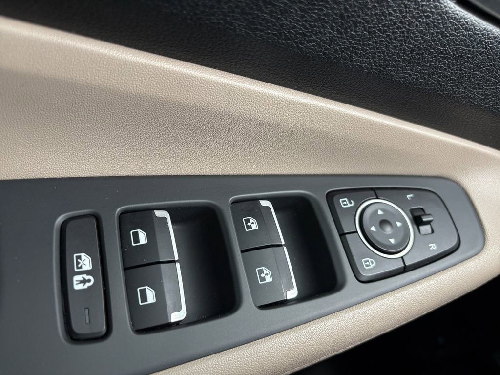 Used 2023 Hyundai Santa Fe SEL w/ Cargo Package image 12