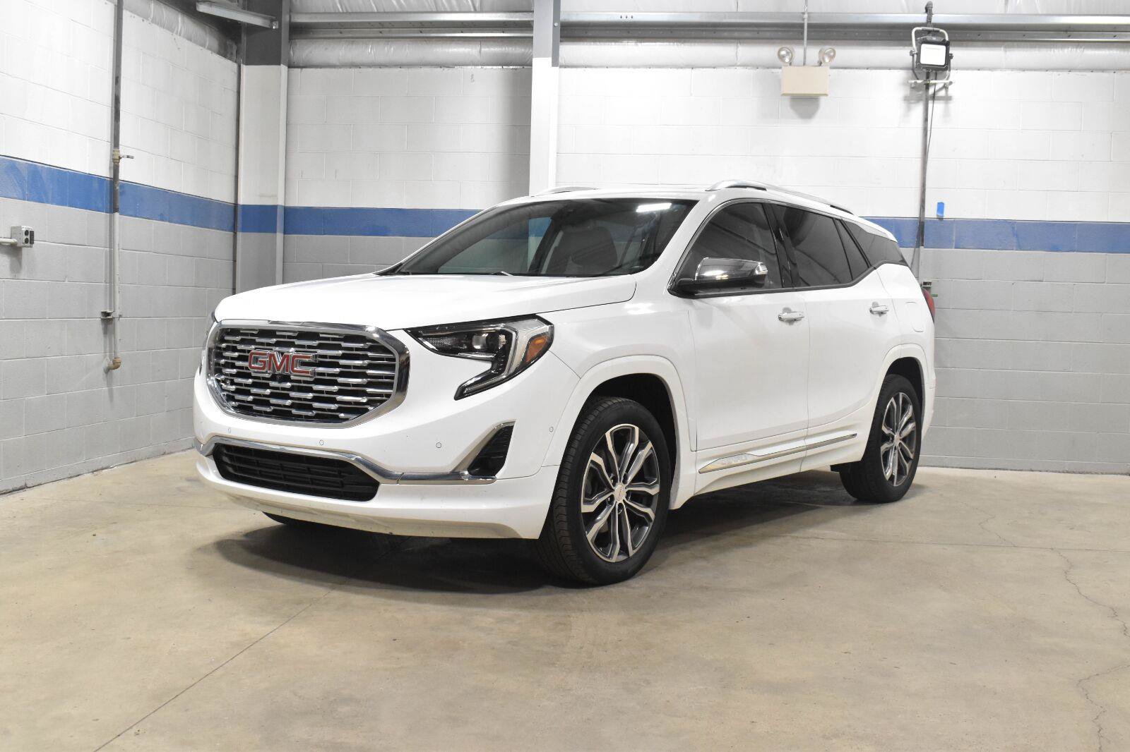 Used 2018 GMC Terrain Denali w/ Advanced Safety Package AWD/4WD image 2