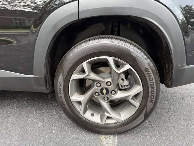 Used 2025 Chevrolet Trax LT w/ Driver Confidence Package FWD image 37