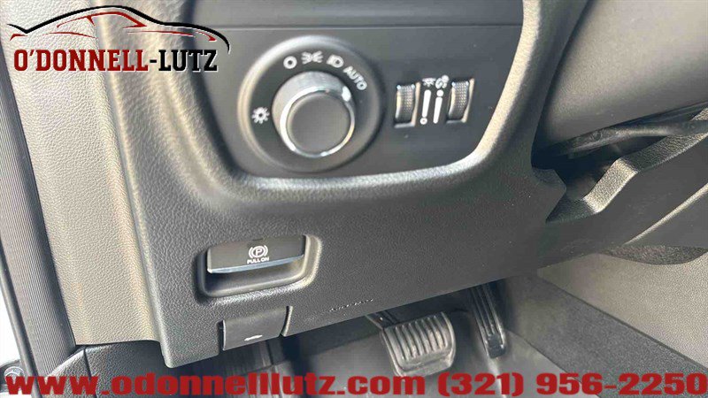 Used 2024 Jeep Grand Cherokee Laredo X w/ Luxury Tech Group I AWD/4WD image 17