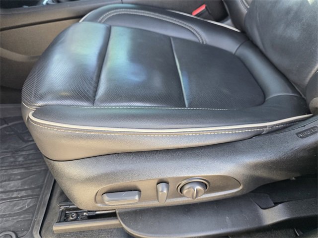 Used 2023 Chevrolet Traverse Premier w/ Redline Edition image 18