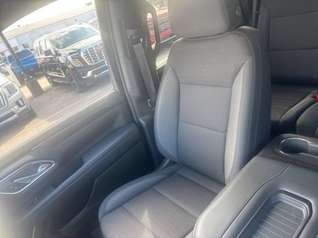 Used 2024 GMC Yukon SLE AWD/4WD image 15