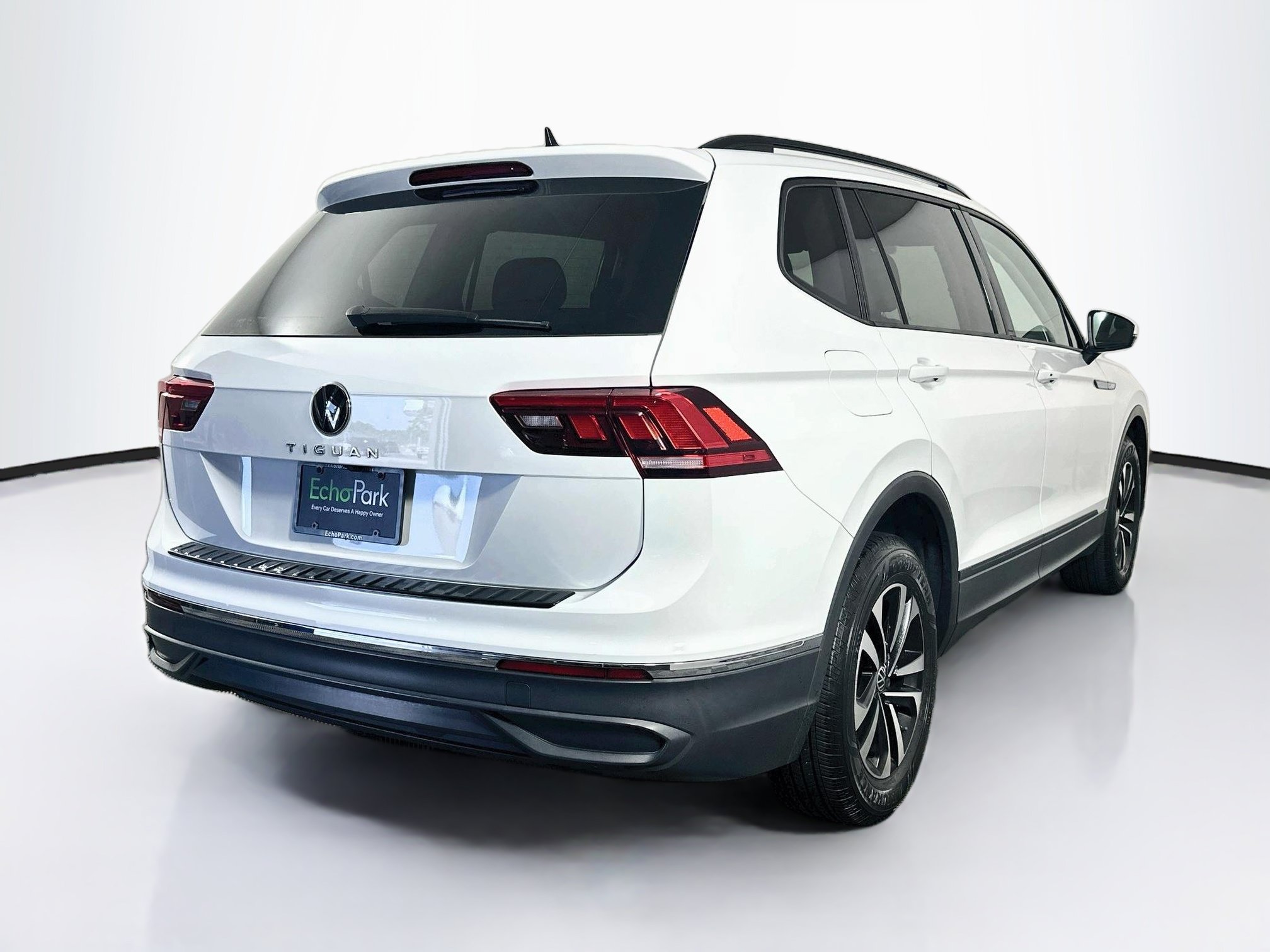 Used 2023 Volkswagen Tiguan S FWD image 9