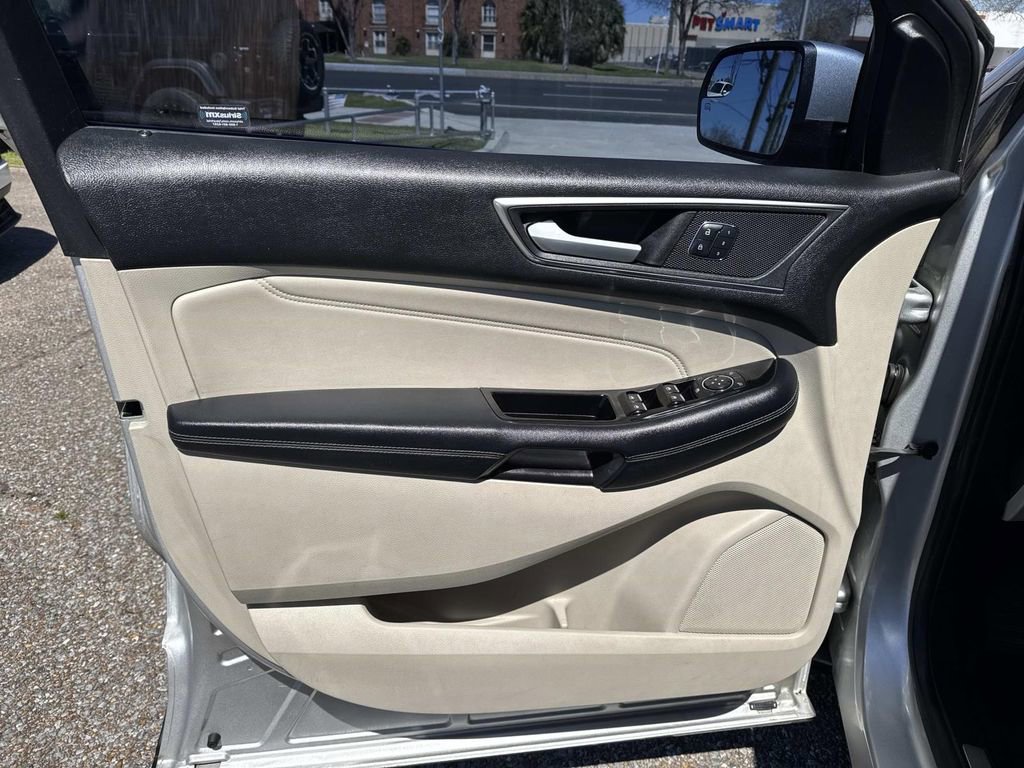 Used 2018 Ford Edge Titanium w/ Equipment Group 301A image 21