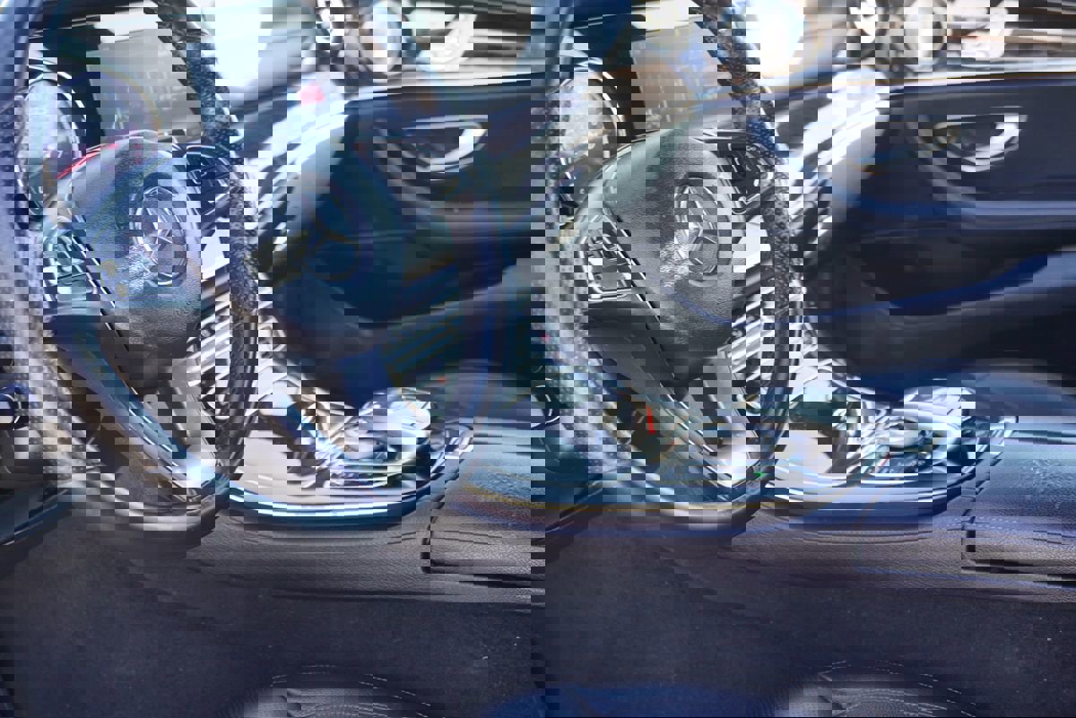 Used 2017 Mercedes-Benz E 300 image 28