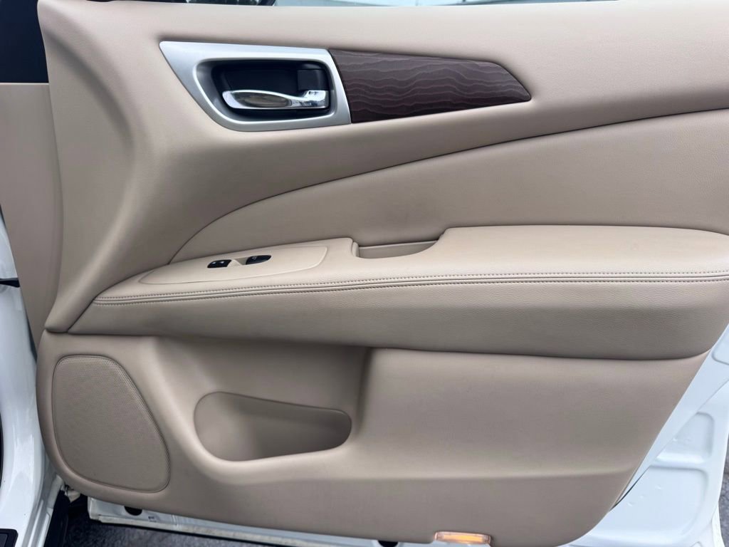 Used 2018 Nissan Pathfinder Platinum FWD image 26